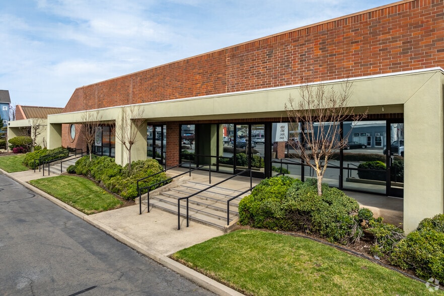 3041 65th St, Sacramento, CA for lease - Building Photo - Image 3 of 6