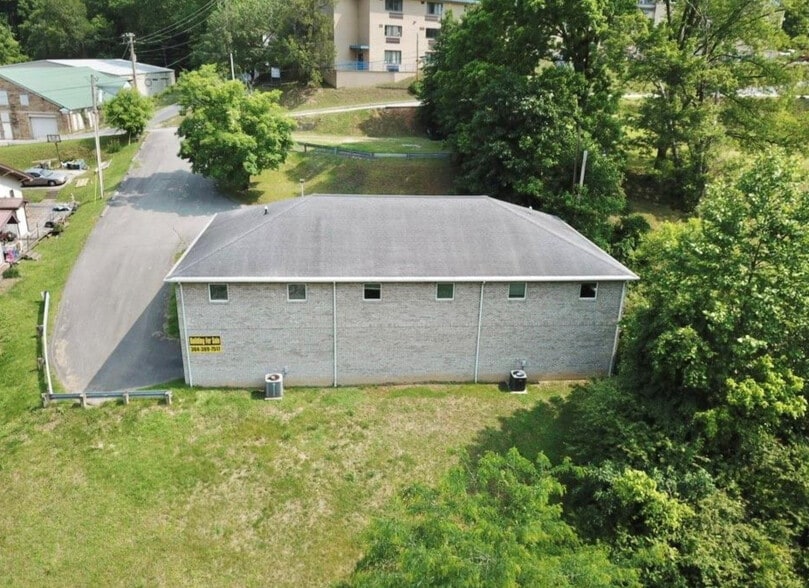 319 Main St, Clay, WV for sale - Building Photo - Image 2 of 16