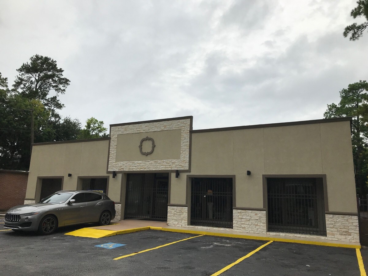 2817 W T C Jester Blvd, Houston, TX 77018