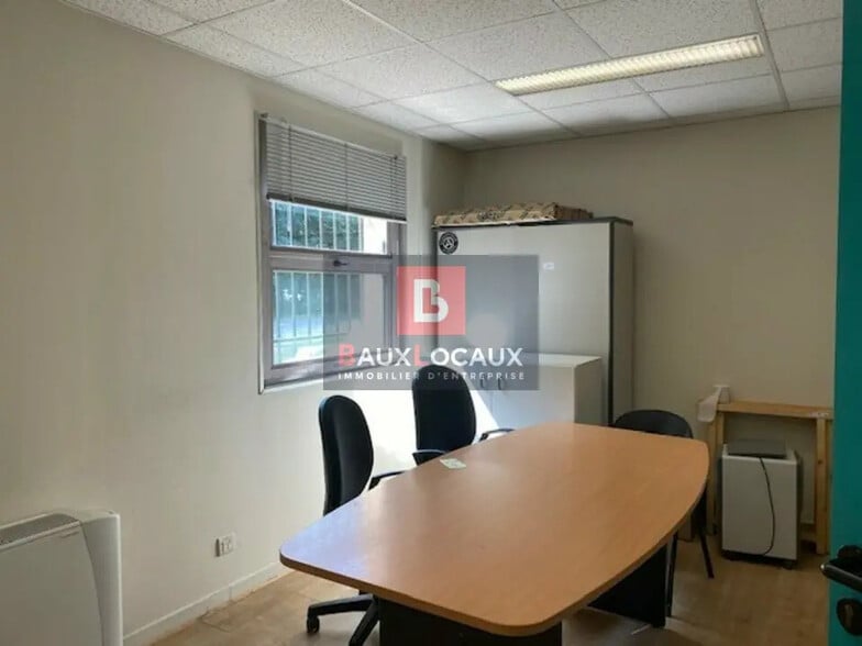 Office in Avignon for lease - Interior Photo - Image 2 of 5