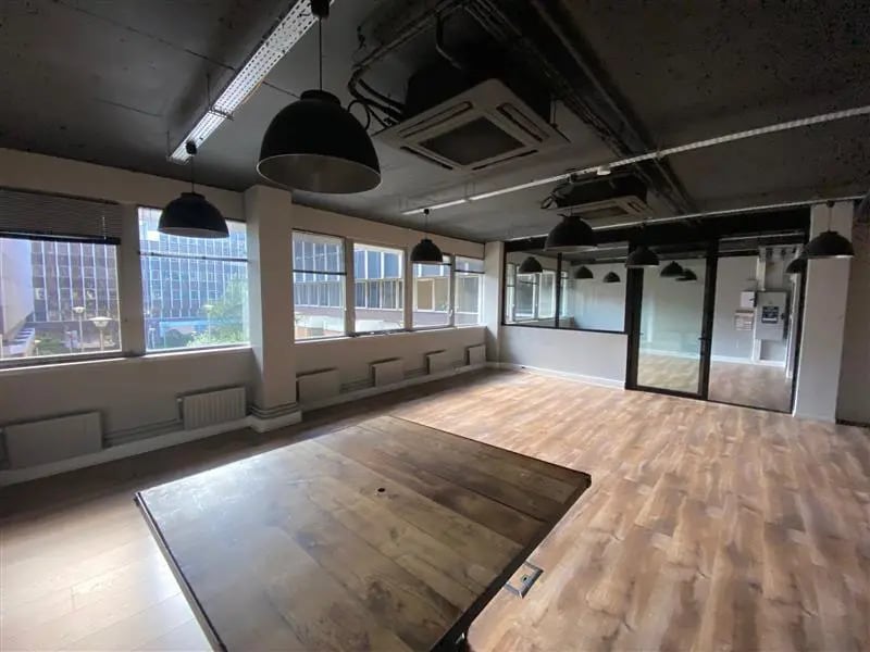 Office in Fontenay-sous-Bois for lease Interior Photo- Image 1 of 7