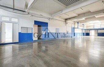 Industrial in Montreuil for sale Interior Photo- Image 2 of 4
