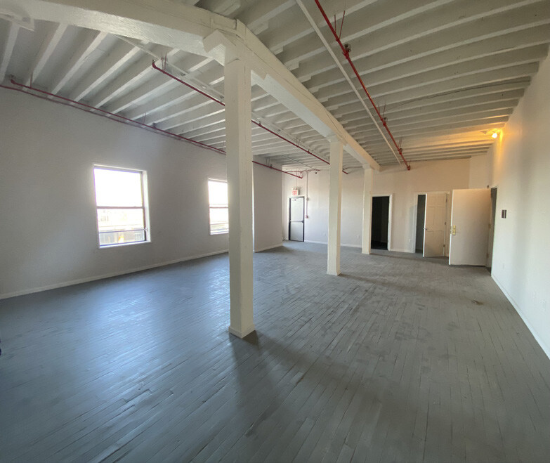 635-637 W 51st St, New York, NY for lease Interior Photo- Image 1 of 3