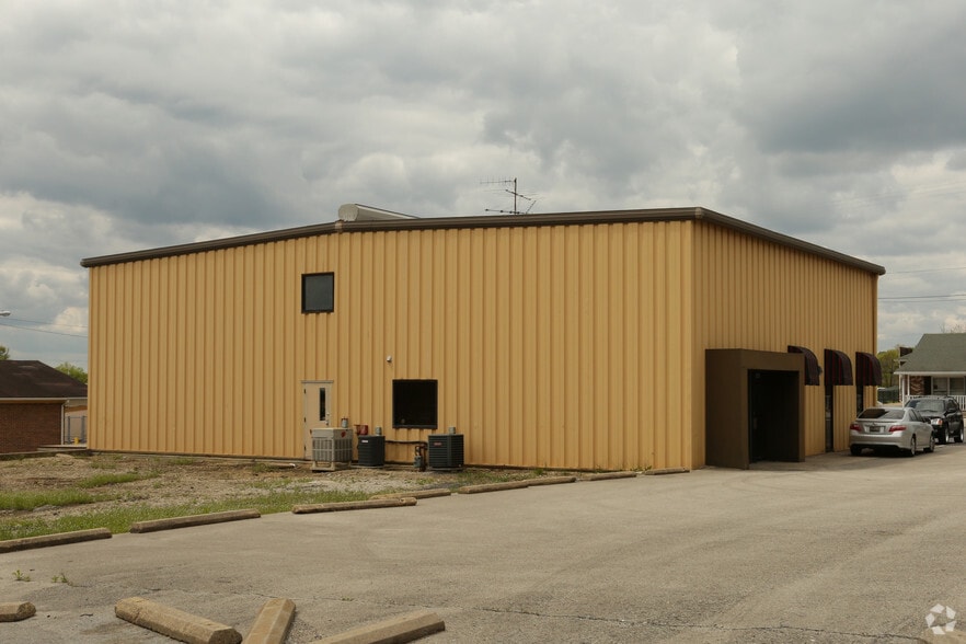 117 E Adams St, La Grange, KY for lease - Building Photo - Image 2 of 3