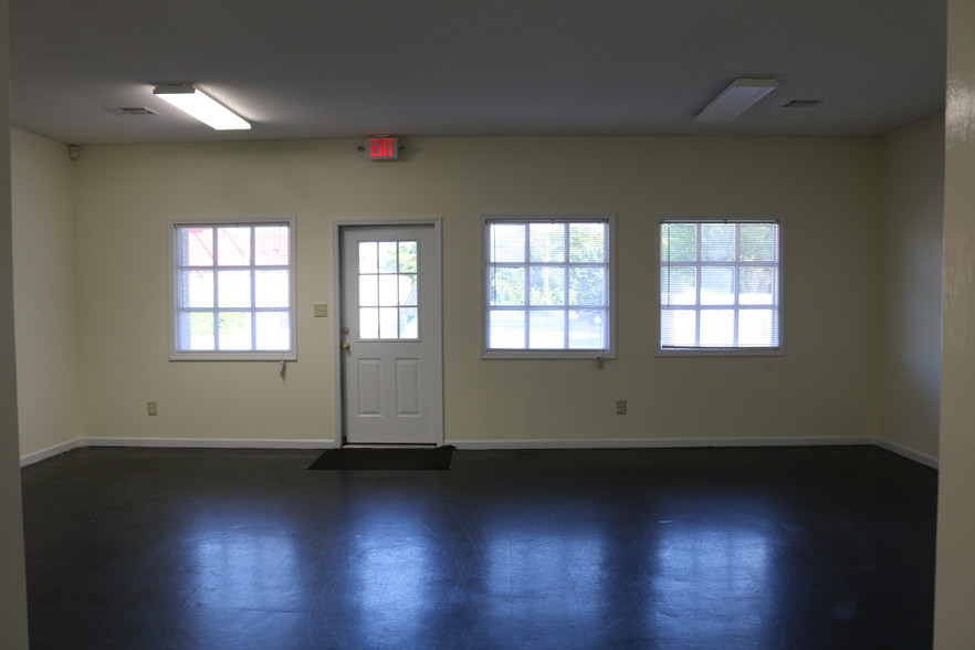 614 E Martintown Rd, North Augusta, SC for lease - Interior Photo - Image 3 of 6