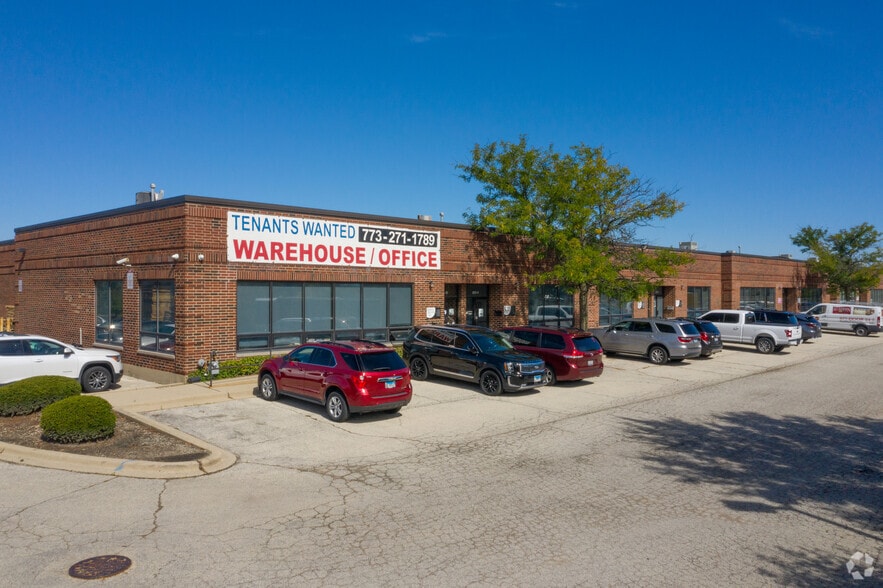 2255 Lois Dr, Rolling Meadows, IL for sale - Primary Photo - Image 1 of 1