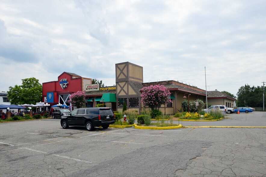 72017203 Little River Tpke, Annandale, VA 22003