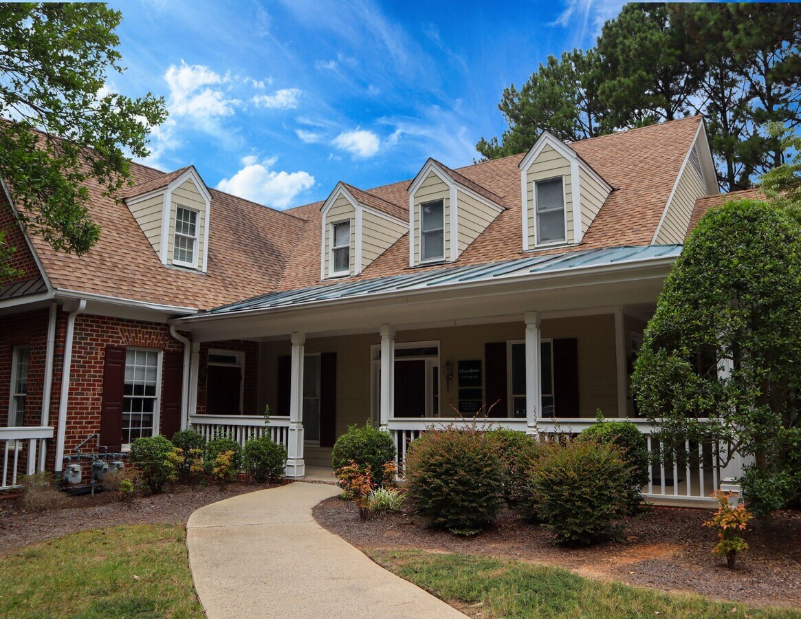 5540 Mcneely Dr, Raleigh, NC 27612