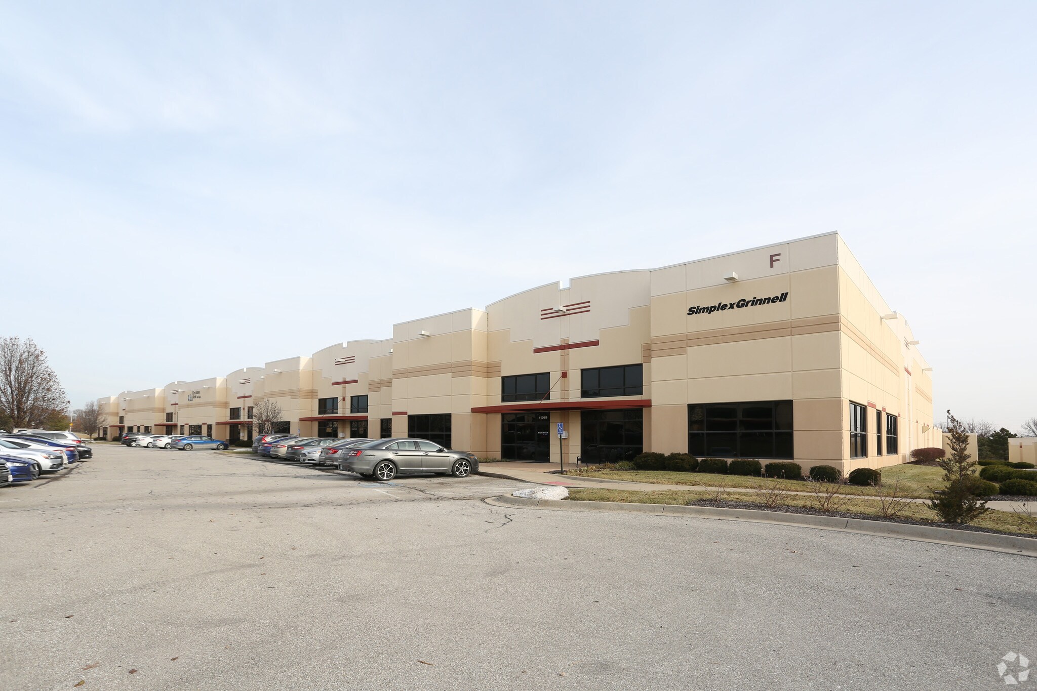 11001-11037 Strang Line Rd, Lenexa, KS for sale Primary Photo- Image 1 of 1