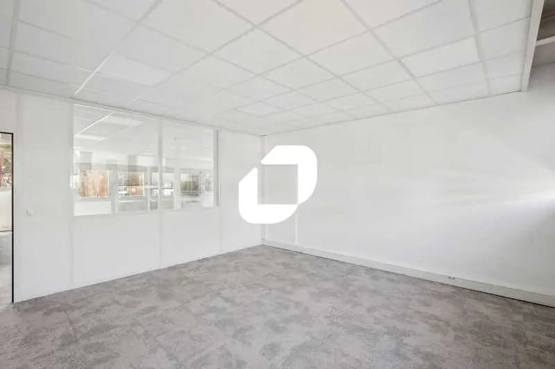 2 Avenue Du 1er Mai, Palaiseau for lease - Interior Photo - Image 3 of 11