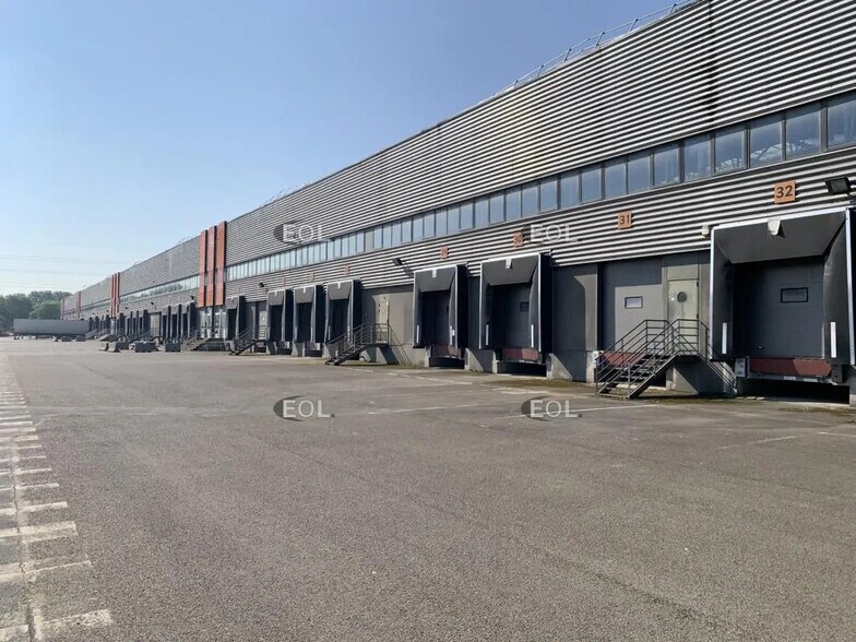 Industrial in Gennevilliers for lease - Building Photo - Image 1 of 11