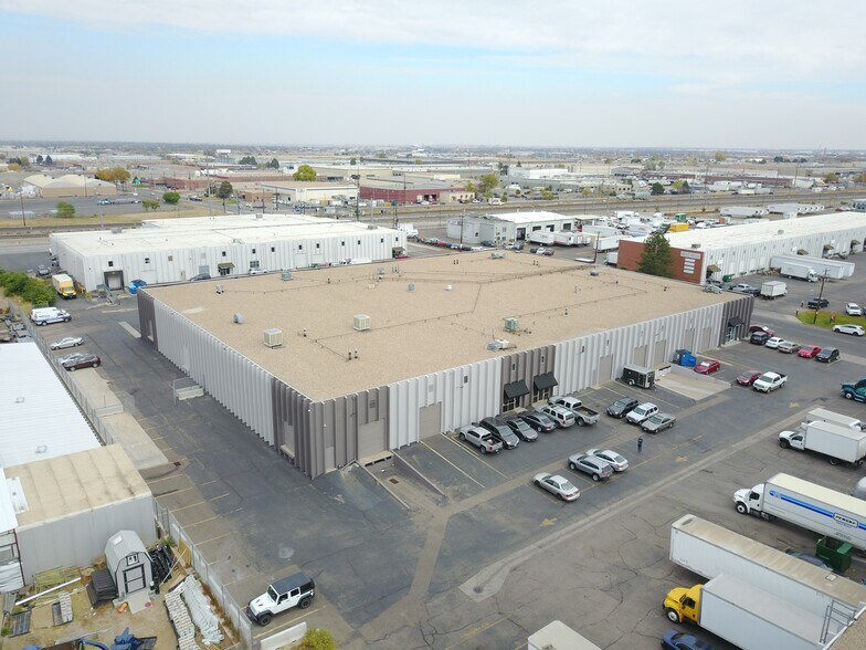 4001 Holly St, Denver, CO for lease - Building Photo - Image 3 of 9