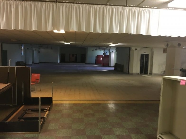 15031 Dexter Ave, Detroit, MI for sale - Interior Photo - Image 3 of 6