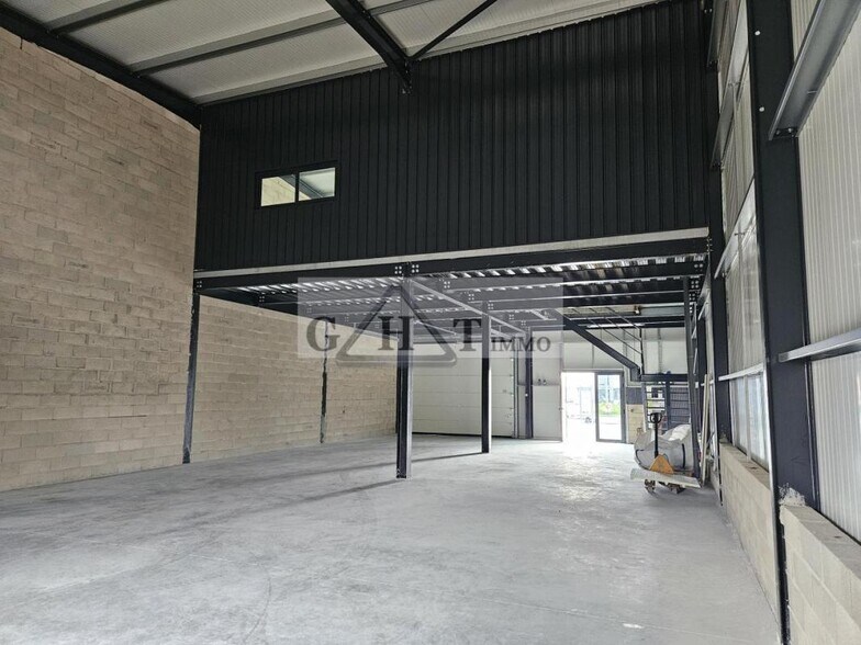 Industrial in Pontault-Combault for lease - Interior Photo - Image 2 of 5