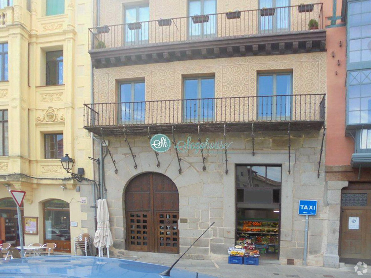 Calle San Frutos, Segovia, Segovia for lease Interior Photo- Image 1 of 8