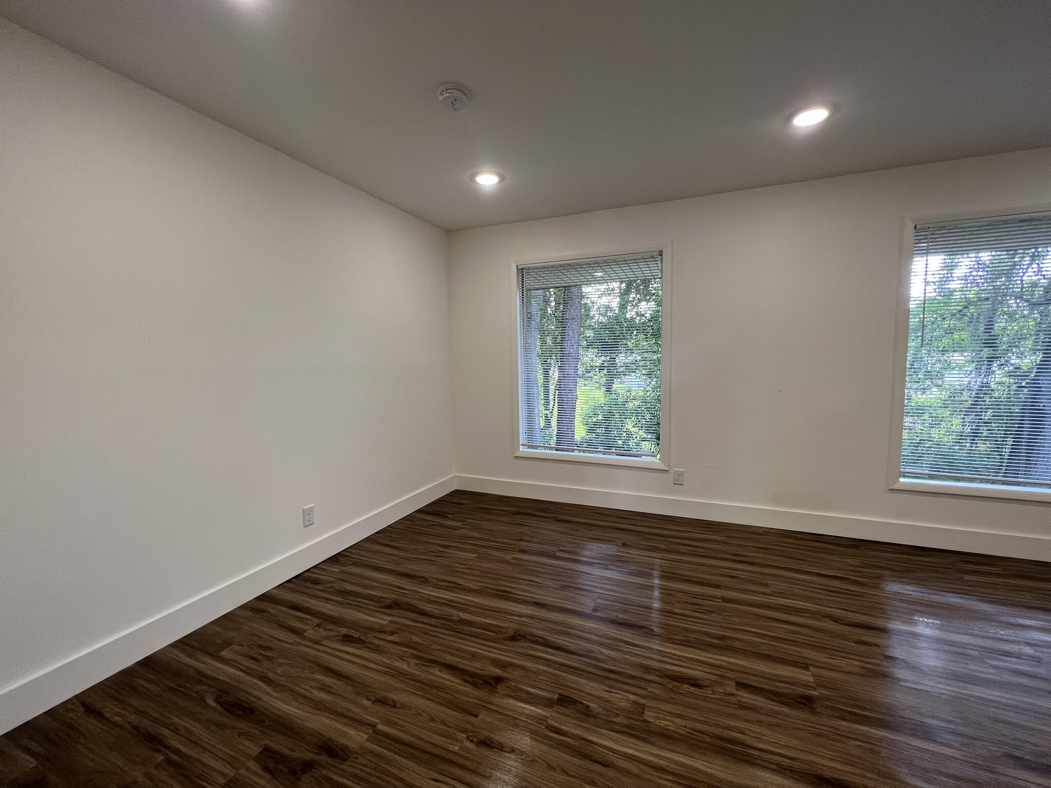 4251 University Blvd, Jacksonville, FL for lease Interior Photo- Image 1 of 8