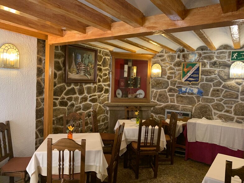 Multifamily in San Lorenzo de El Escorial, Madrid for sale - Interior Photo - Image 3 of 7