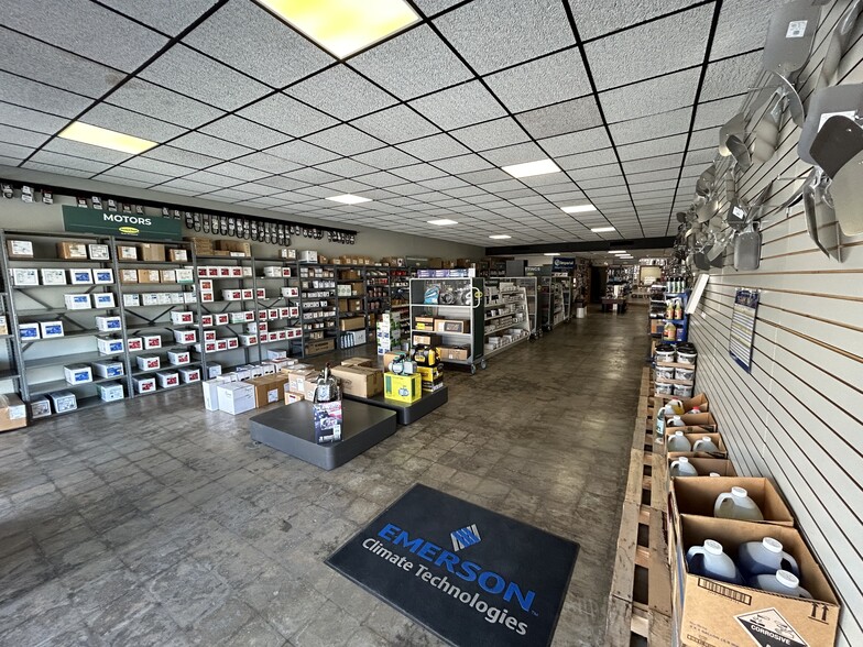 211 W Main St, Shawnee, OK for sale - Building Photo - Image 3 of 5