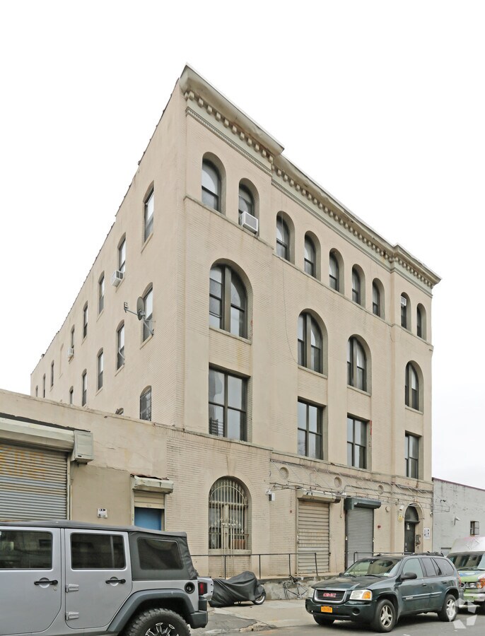 16 Waverly Ave, Brooklyn, NY 11205