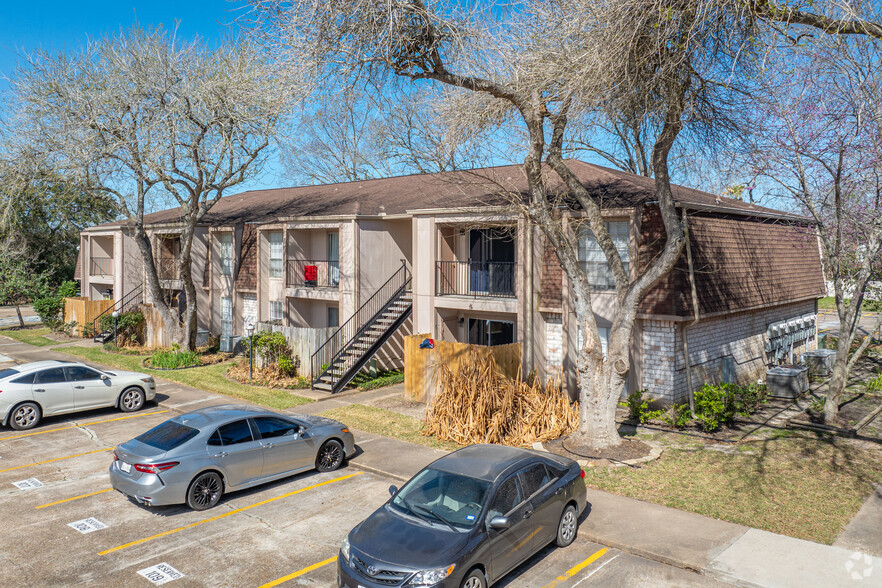 821 E House St, Alvin, TX for sale - Primary Photo - Image 1 of 1