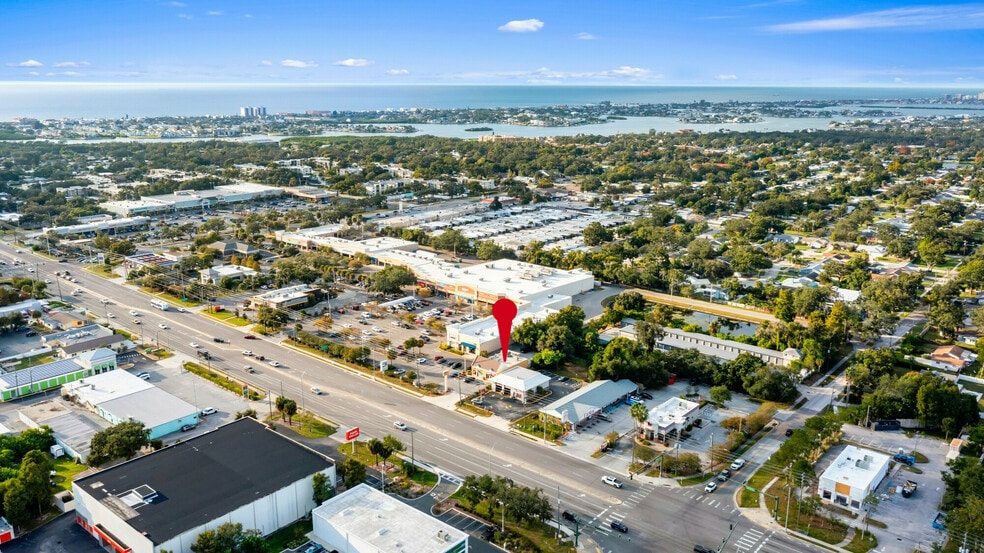 13785-13789 Walsingham Rd, Largo, FL for sale - Building Photo - Image 2 of 5