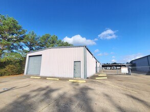 512 Bryant Rd, Conroe, TX for lease Building Photo- Image 2 of 20