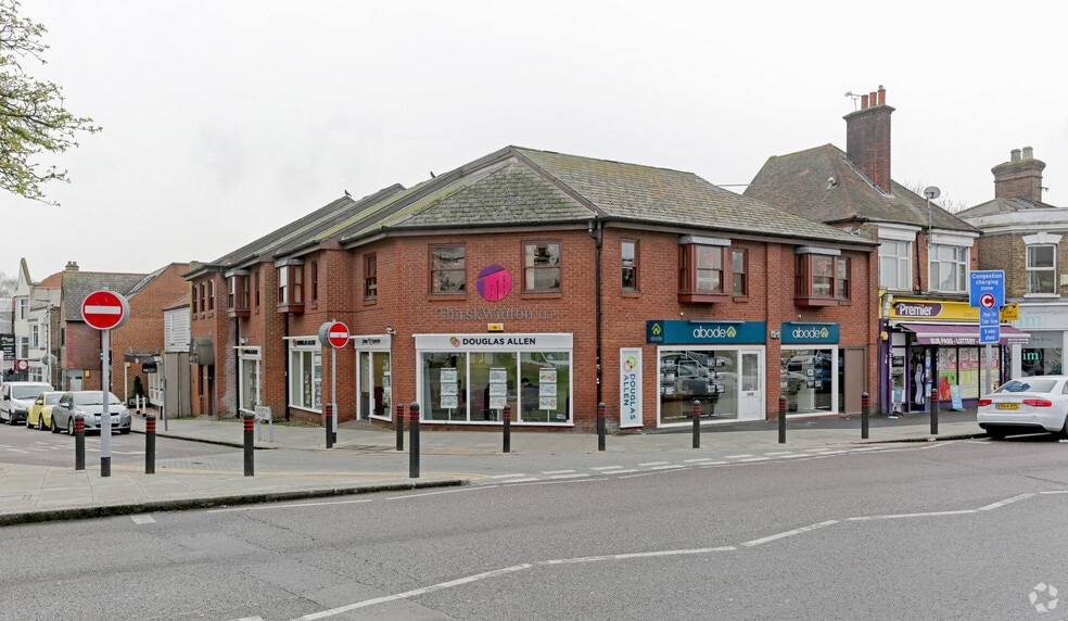 9-12 Johnston Rd, Woodford Green for lease - Primary Photo - Image 1 of 6