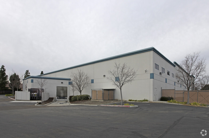 122 Lindbergh Ave, Livermore, CA for lease - Building Photo - Image 2 of 3