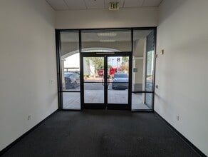 77750 Country Club Dr, Palm Desert, CA for lease Interior Photo- Image 1 of 6