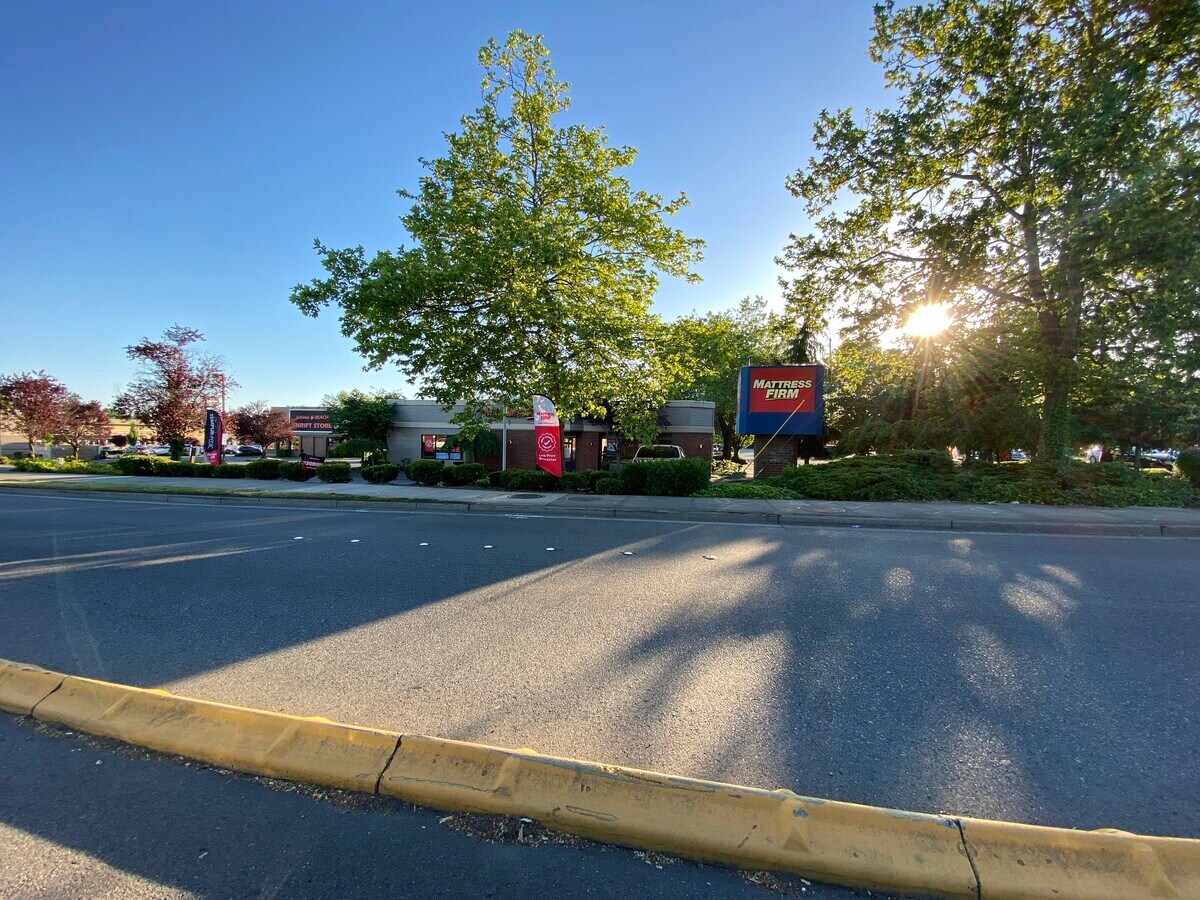 2337 148th Ave NE, Bellevue, WA 98007