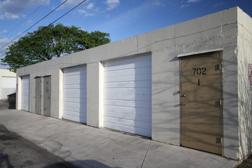 702 14th Ave S, Lake Worth, FL for lease - Building Photo - Image 2 of 7