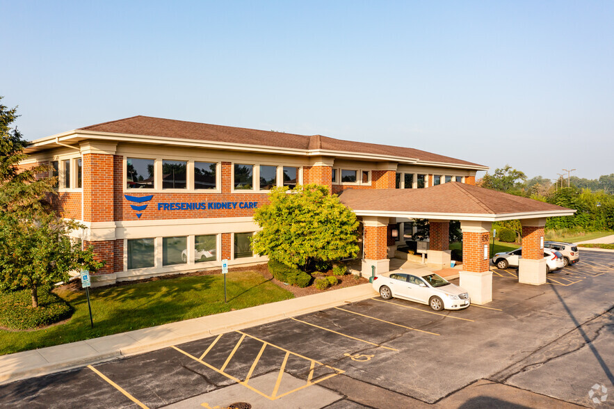 450-480 E Roosevelt Rd, West Chicago, IL for lease - Building Photo - Image 1 of 13