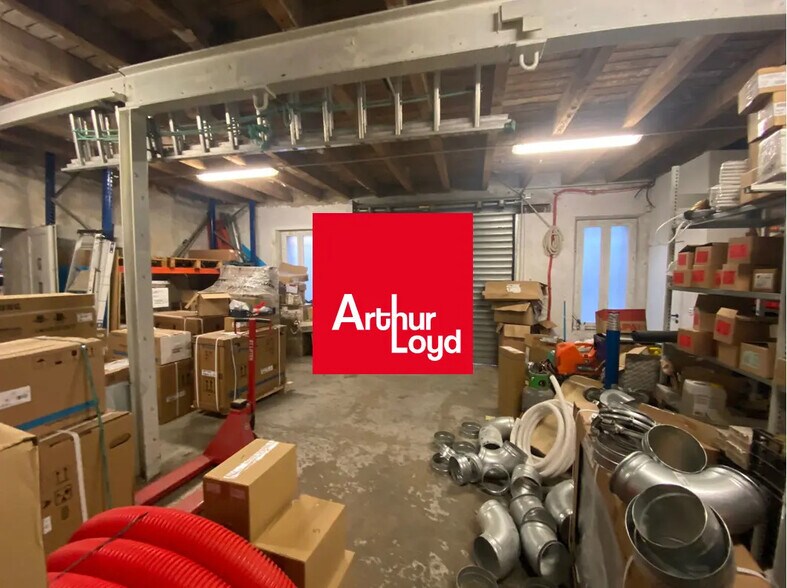 Flex in Marseille for sale - Building Photo - Image 1 of 9