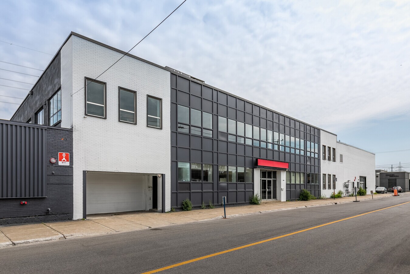 144 Rue de PortRoyal O, Montréal, QC H3L 3S9