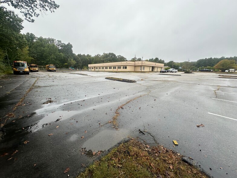 10 Commerce Dr, Columbia, CT for sale - Building Photo - Image 2 of 19