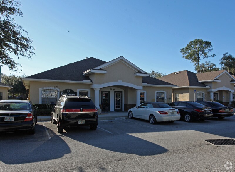 3216 Cove Bend Dr, Lutz, FL for lease - Primary Photo - Image 1 of 14