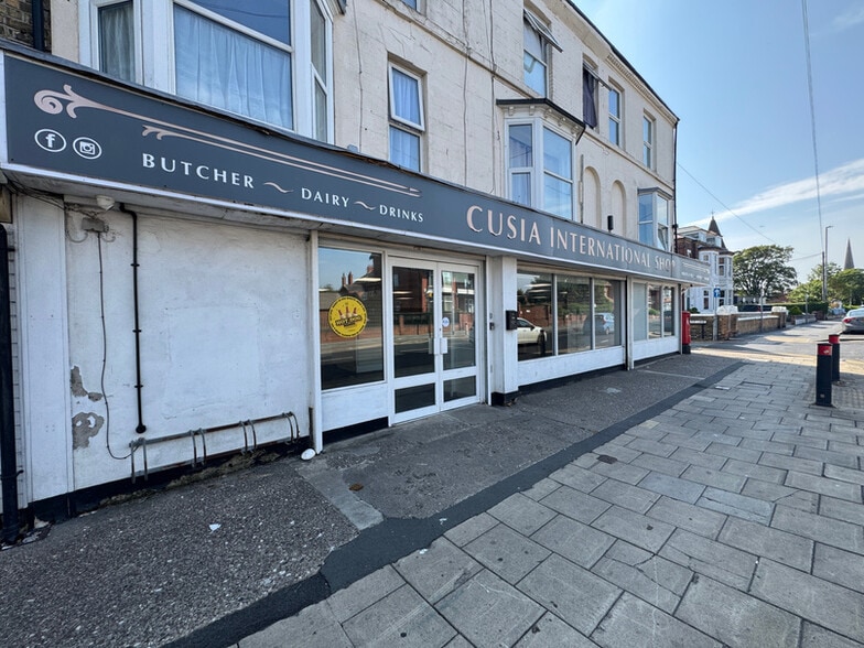40-44 Flamborough Rd, Bridlington for lease - Building Photo - Image 2 of 2