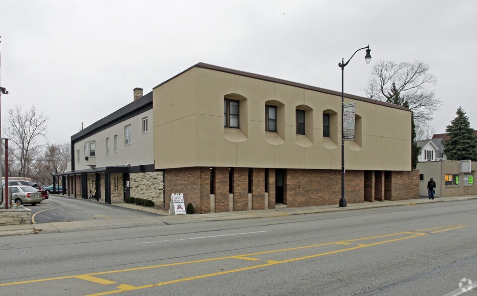 1648-1656 Washington Ave, Racine, WI for sale - Primary Photo - Image 1 of 1