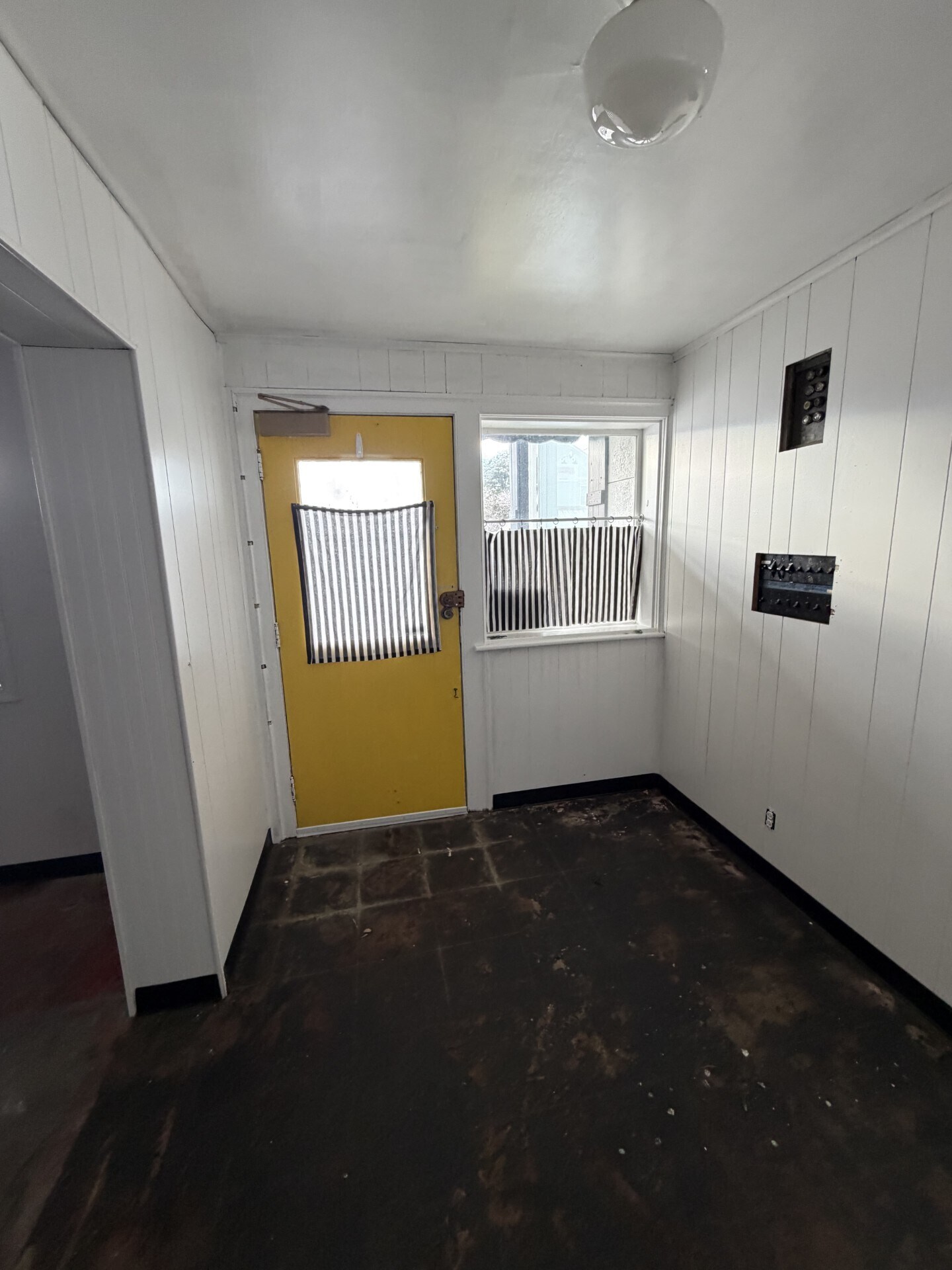 156 Main St, Warsaw, VA for lease Interior Photo- Image 1 of 10