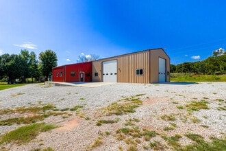 352247 E 1040, Prague, OK for lease Interior Photo- Image 1 of 23