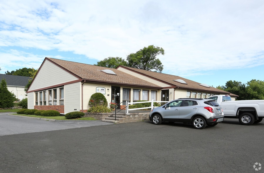 1 Old Park Lane Rd, New Milford, CT for lease - Primary Photo - Image 1 of 9