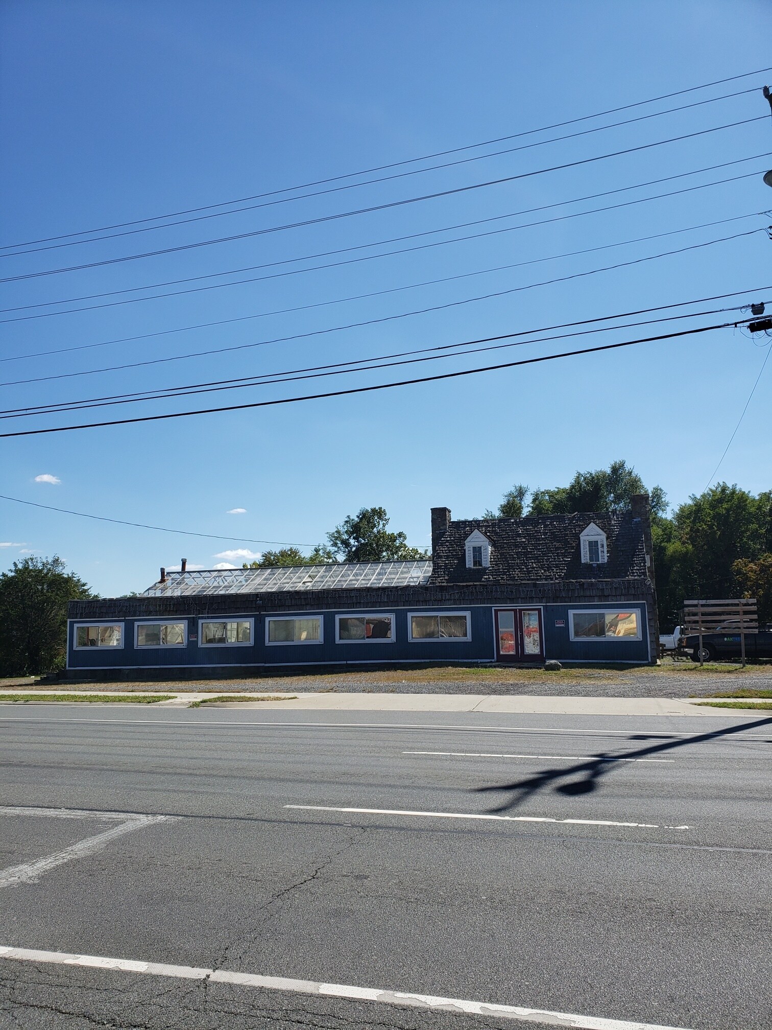 Armandos Lee Hwy - p3pze1e