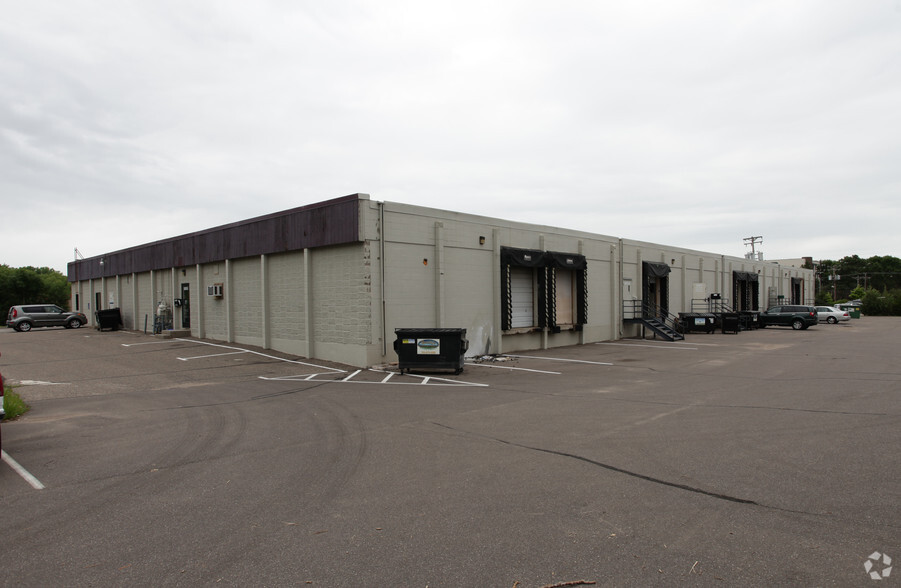 8801-8851 E Research Center Rd, New Hope, MN for lease - Building Photo - Image 2 of 3