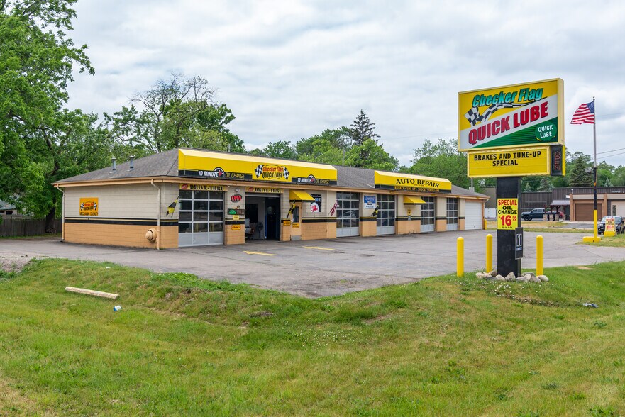 4129 Corunna Rd, Flint, MI 48532