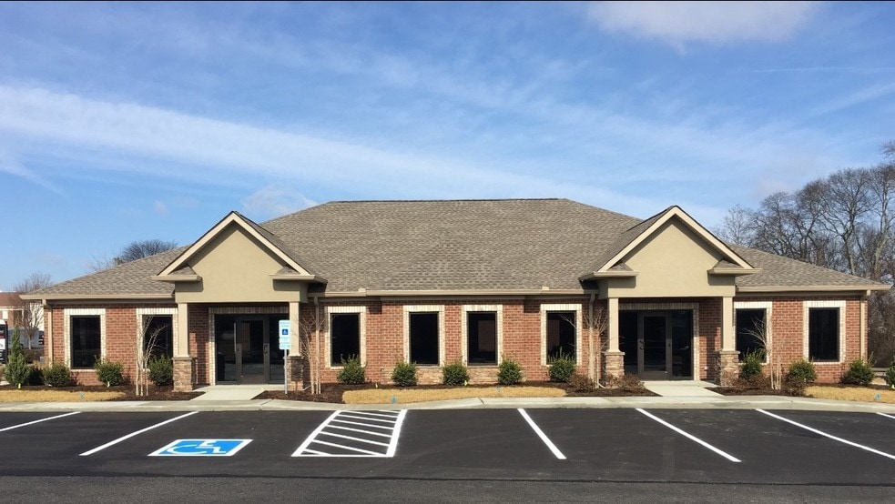 16 Executive Park Dr, Hendersonville, TN for lease - Primary Photo - Image 2 of 7