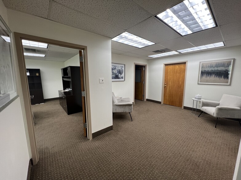 117-123 W Gay St, West Chester, PA for lease - Interior Photo - Image 3 of 13