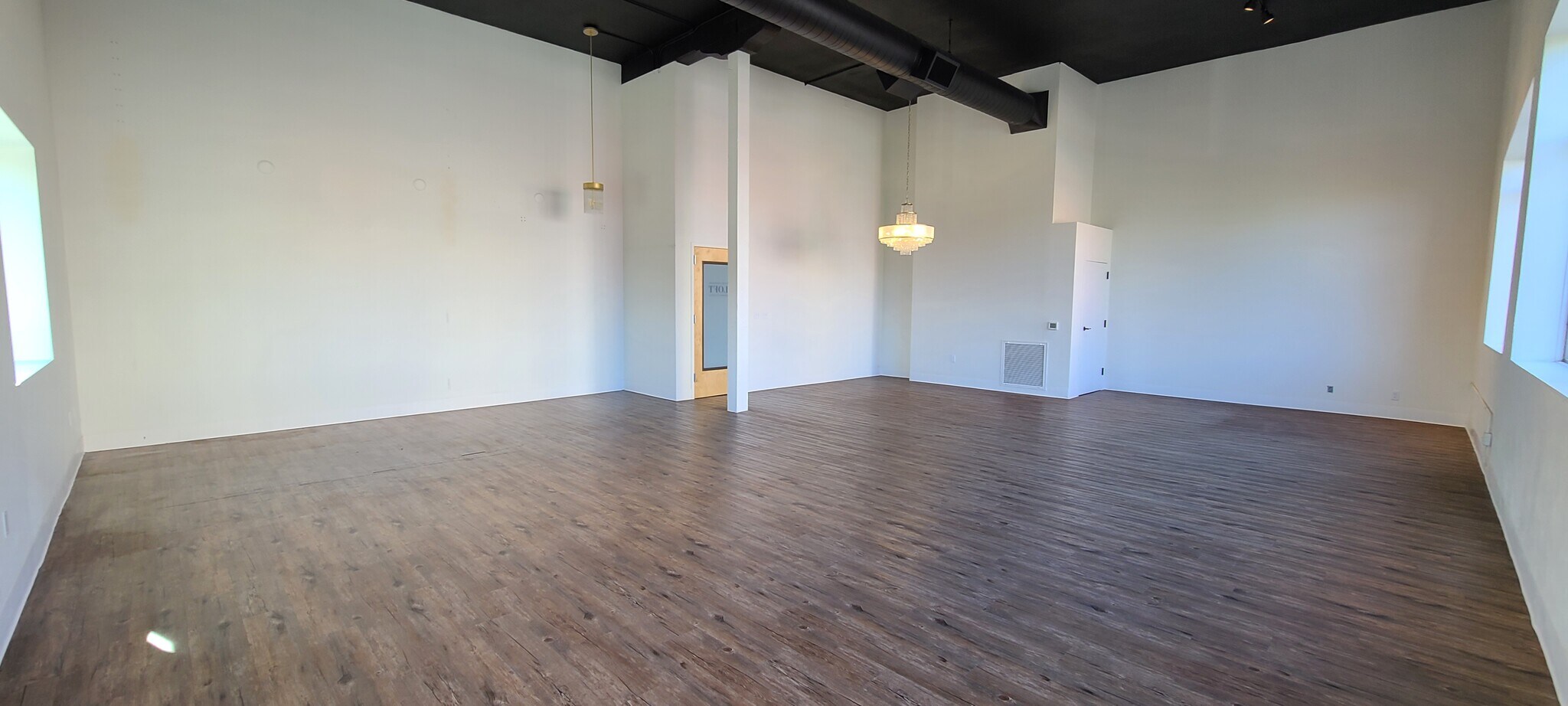 120 Commercial St NE, Salem, OR for lease Interior Photo- Image 1 of 12