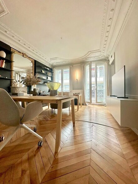 Office in Paris for lease - Interior Photo - Image 2 of 5
