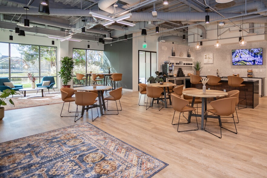 701 Green Valley Rd, Greensboro, NC for lease - Matterport 3D Scan - Image 2 of 44