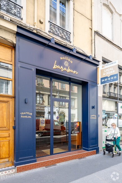 Retail in Lyon for lease - Building Photo - Image 2 of 3